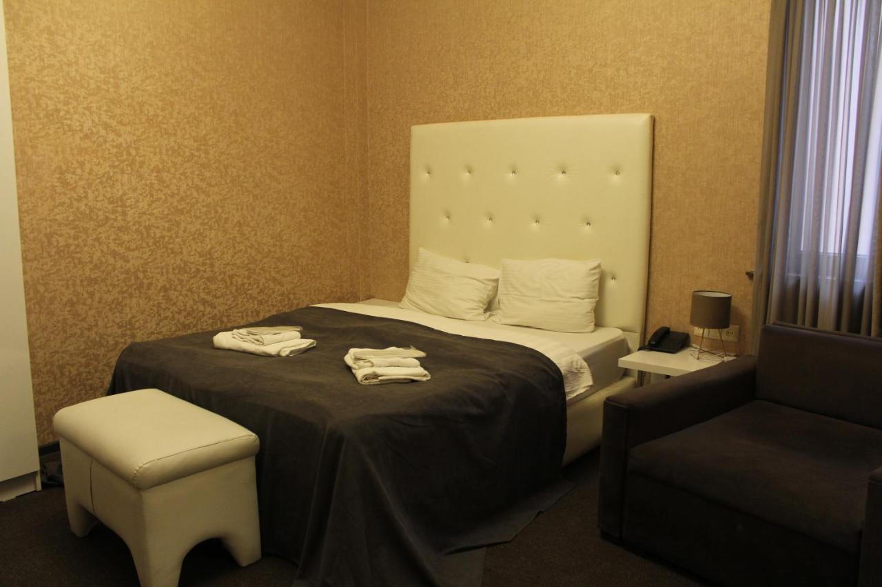 Hotel Plaza Tbilisi Esterno foto